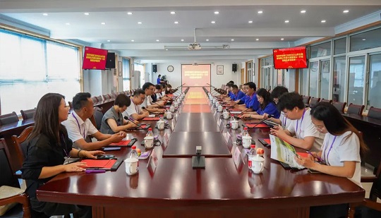 Пань Юаньцин, председатель Zhejiang Anji Lonwonson Tea Industry Group Co., Ltd и его делегация посетили Цзесюнь для обмена мнениями